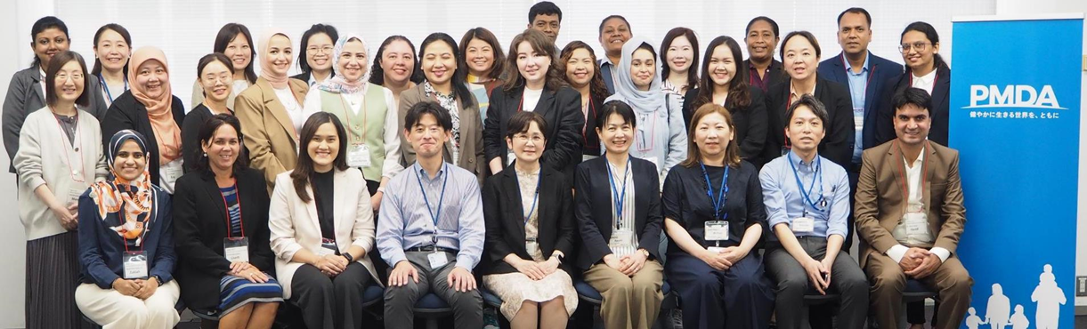 group photo - seminar participants