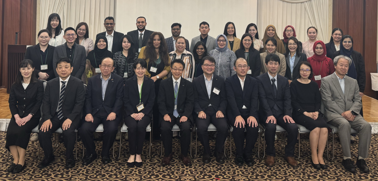 Group photo of the symposium