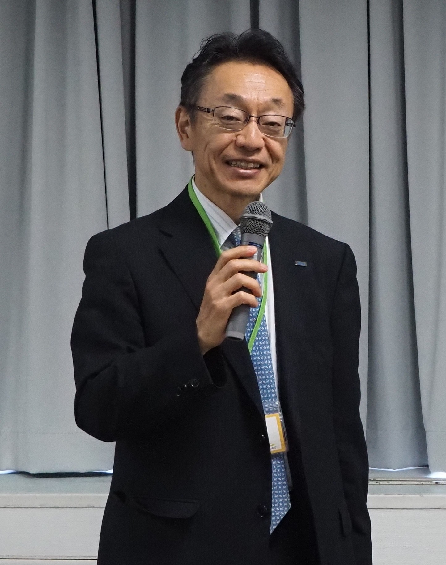 Mr. TAMIYA welcoming seminar participants