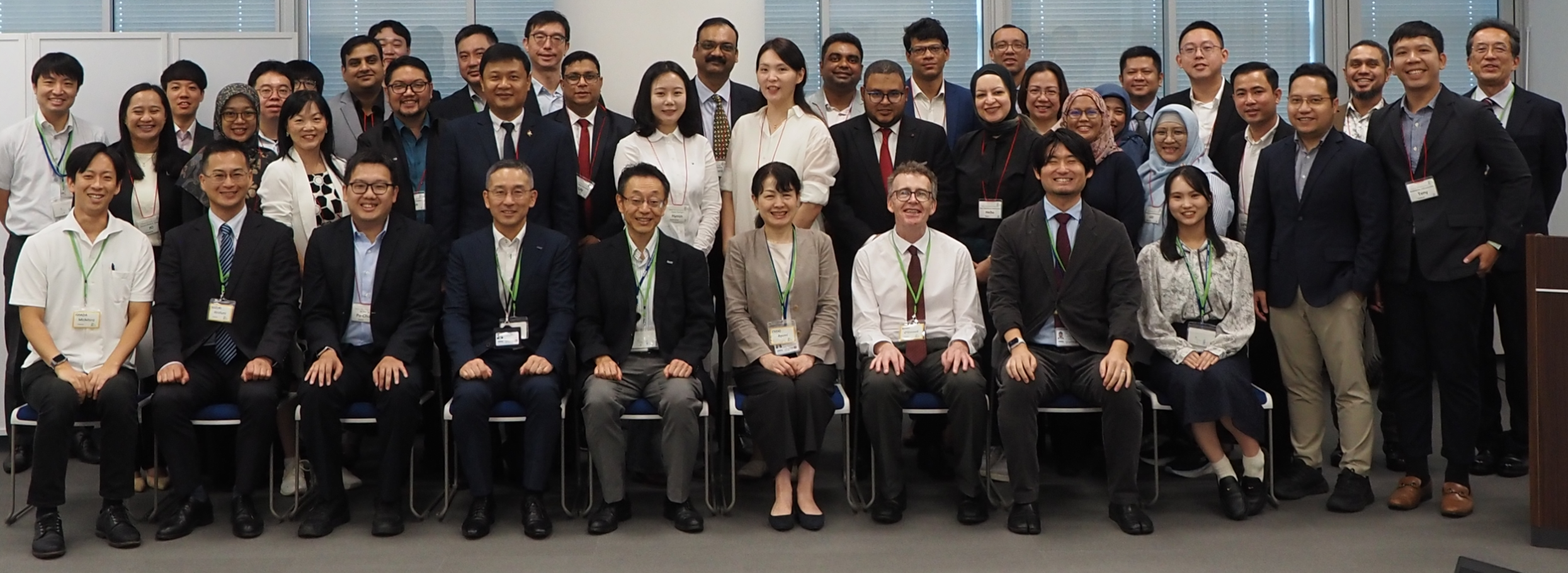 group photo - seminar participants